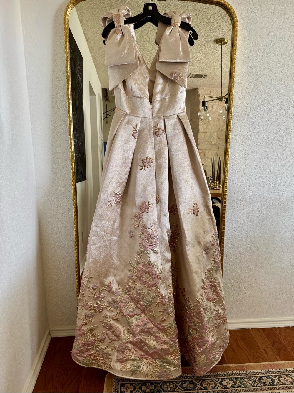 Mac Duggal Ivory Brocade V Neck Ball Gown With Bow Straps - size 6 - Picture 8 of 12